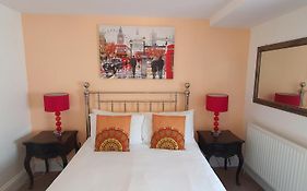 Grand Pier Guest House  3*